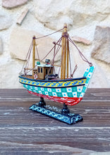 Carica l'immagine nel visualizzatore di Gallery, Peschereccio - Miniature Decorate - cod 15