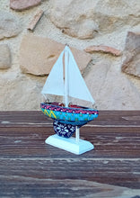 Carica l'immagine nel visualizzatore di Gallery, Barchetta a vela - Miniature Decorate - cod 22