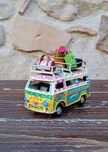 Carica l'immagine nel visualizzatore di Gallery, Minivan Retrò Piccolo 10 cm - Miniature Decorate - cod 6