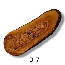 Carica l'immagine nel visualizzatore di Gallery, Tagliere Rustico in Legno di Ulivo cm 40