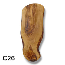 Carica l'immagine nel visualizzatore di Gallery, Tagliere Rustico in Legno di Ulivo cm 30