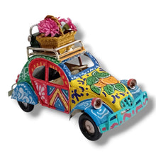Carica l'immagine nel visualizzatore di Gallery, Citroen 2CV piccola - Miniature Decorate - cod.99