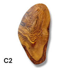 Carica l'immagine nel visualizzatore di Gallery, Tagliere Rustico in Legno di Ulivo cm 30
