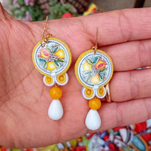 Carica l'immagine nel visualizzatore di Gallery, Orecchini Soutache "Limone e Melograno"