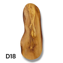 Carica l'immagine nel visualizzatore di Gallery, Tagliere Rustico in Legno di Ulivo cm 40