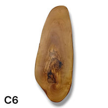Carica l'immagine nel visualizzatore di Gallery, Tagliere Rustico in Legno di Ulivo cm 30