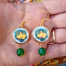 Carica l'immagine nel visualizzatore di Gallery, Orecchini Lapilli con castone "Limoni"