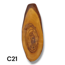 Carica l'immagine nel visualizzatore di Gallery, Tagliere Rustico in Legno di Ulivo cm 30