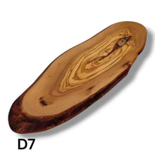 Carica l'immagine nel visualizzatore di Gallery, Tagliere Rustico in Legno di Ulivo cm 40