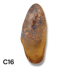 Carica l'immagine nel visualizzatore di Gallery, Tagliere Rustico in Legno di Ulivo cm 30