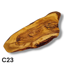 Carica l'immagine nel visualizzatore di Gallery, Tagliere Rustico in Legno di Ulivo cm 30
