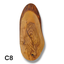 Carica l'immagine nel visualizzatore di Gallery, Tagliere Rustico in Legno di Ulivo cm 30