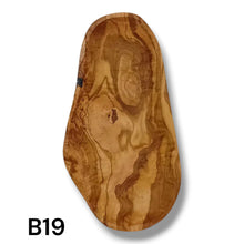 Carica l'immagine nel visualizzatore di Gallery, Vassoio ovale in Legno di Ulivo