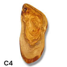Carica l'immagine nel visualizzatore di Gallery, Tagliere Rustico in Legno di Ulivo cm 30