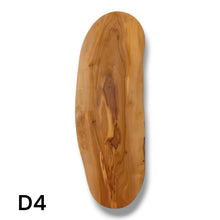 Carica l'immagine nel visualizzatore di Gallery, Tagliere Rustico in Legno di Ulivo cm 40
