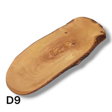Carica l'immagine nel visualizzatore di Gallery, Tagliere Rustico in Legno di Ulivo cm 40