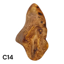 Carica l'immagine nel visualizzatore di Gallery, Tagliere Rustico in Legno di Ulivo cm 30