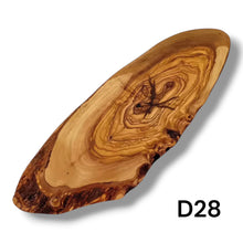 Carica l'immagine nel visualizzatore di Gallery, Tagliere Rustico in Legno di Ulivo cm 40