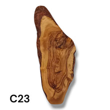 Carica l'immagine nel visualizzatore di Gallery, Tagliere Rustico in Legno di Ulivo cm 30