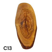 Carica l'immagine nel visualizzatore di Gallery, Tagliere Rustico in Legno di Ulivo cm 30