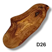 Carica l'immagine nel visualizzatore di Gallery, Tagliere Rustico in Legno di Ulivo cm 40