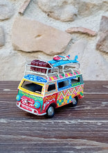 Carica l&#39;immagine nel visualizzatore di Gallery, Minivan Retrò Piccolo 10 cm - Miniature Decorate - cod 10
