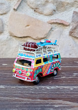 Carica l&#39;immagine nel visualizzatore di Gallery, Minivan Retrò Piccolo 10 cm - Miniature Decorate - cod 7
