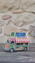 Carica e avvia il video nel visualizzatore di galleria, Furgoncino Vintage - Food Truck - Miniature Decorate - cod.50
