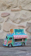 Carica e avvia il video nel visualizzatore di galleria, Furgoncino Vintage - Food Truck - Miniature Decorate - cod.49
