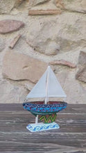 Carica e avvia il video nel visualizzatore di galleria, Barchetta a vela - Miniature Decorate - cod 41
