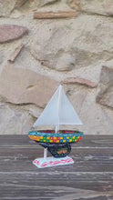 Carica e avvia il video nel visualizzatore di galleria, Barchetta a vela - Miniature Decorate - cod 45
