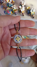 Carica e avvia il video nel visualizzatore di galleria, Bracciale Rotondo Lapilli con castone cod. 72
