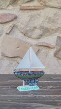 Carica e avvia il video nel visualizzatore di galleria, Barchetta a vela - Miniature Decorate - cod 40
