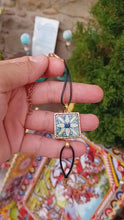 Carica e avvia il video nel visualizzatore di galleria, Bracciale Lapilli con castone cod.78

