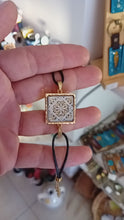 Carica e avvia il video nel visualizzatore di galleria, Bracciale Lapilli con castone cod.73
