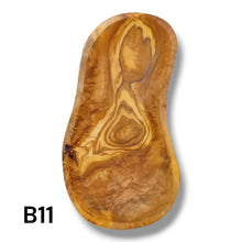 Carica l&#39;immagine nel visualizzatore di Gallery, Vassoio ovale in Legno di Ulivo
