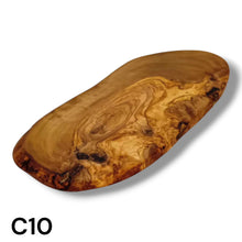 Carica l&#39;immagine nel visualizzatore di Gallery, Tagliere Rustico in Legno di Ulivo cm 30
