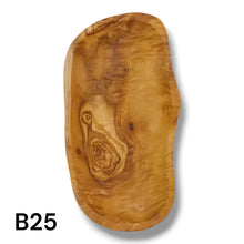 Carica l&#39;immagine nel visualizzatore di Gallery, Vassoio ovale in Legno di Ulivo
