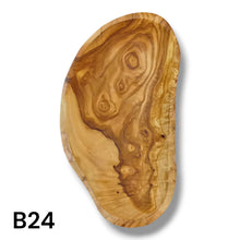 Carica l&#39;immagine nel visualizzatore di Gallery, Vassoio ovale in Legno di Ulivo
