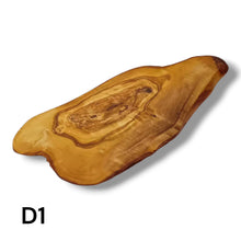 Carica l&#39;immagine nel visualizzatore di Gallery, Tagliere Rustico in Legno di Ulivo cm 40
