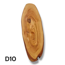 Carica l&#39;immagine nel visualizzatore di Gallery, Tagliere Rustico in Legno di Ulivo cm 40
