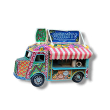 Carica l&#39;immagine nel visualizzatore di Gallery, Furgoncino Vintage - Food Truck - Miniature Decorate - cod.50

