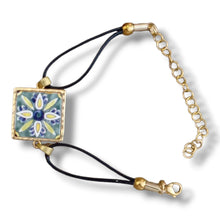 Carica l'immagine nel visualizzatore di Gallery, Bracciale Lapilli con castone cod.78
