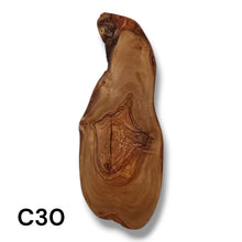 Carica l&#39;immagine nel visualizzatore di Gallery, Tagliere Rustico in Legno di Ulivo cm 30
