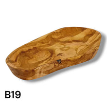 Carica l&#39;immagine nel visualizzatore di Gallery, Vassoio ovale in Legno di Ulivo
