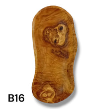 Carica l&#39;immagine nel visualizzatore di Gallery, Vassoio ovale in Legno di Ulivo
