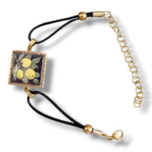 Carica l'immagine nel visualizzatore di Gallery, Bracciale Lapilli con castone cod.75
