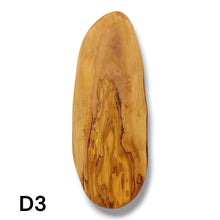 Carica l&#39;immagine nel visualizzatore di Gallery, Tagliere Rustico in Legno di Ulivo cm 40
