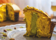 Carica l&#39;immagine nel visualizzatore di Gallery, Panettone di Bronte® farcito con crema di Pistacchio e ricoperto con granella di Pistacchio 900 g - Pasticceria Aledi Bronte -
