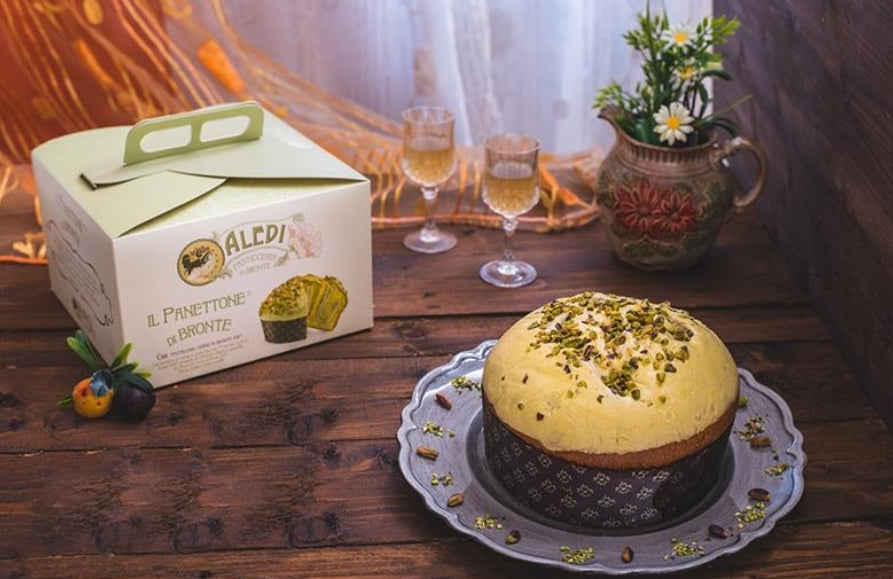 Panettone di Bronte® farcito con crema di Pistacchio e ricoperto con granella di Pistacchio 900 g - Pasticceria Aledi Bronte -